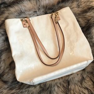White Michael Kors tote